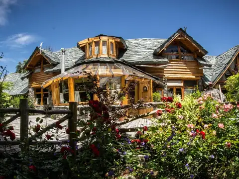 Av. Arrayanes 2400, Villa La Angostura, Neuquen