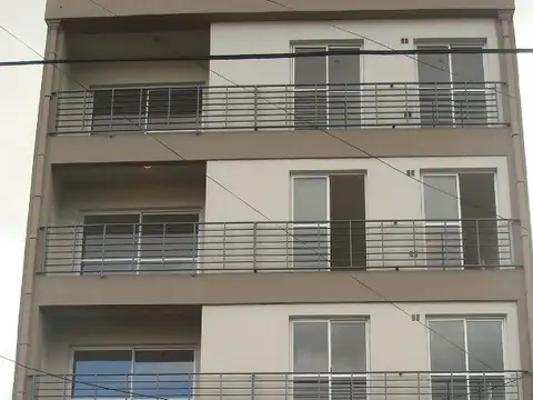 Departamento Monoambiente con Cochera Cobierta 1º Piso Contra Frente