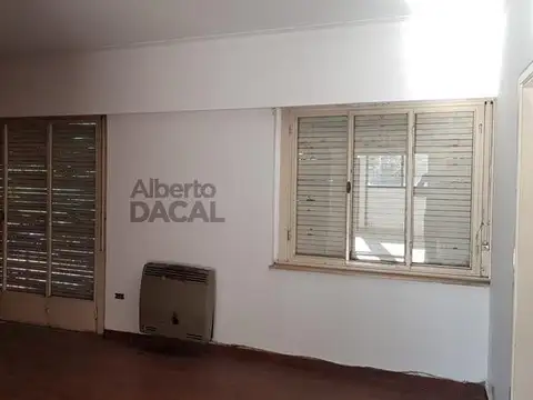 Depto Tipo Casa en Venta 50 años