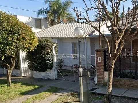 HERMOSA CASA EN ZAVALLA DE 3 DORMITORIOS