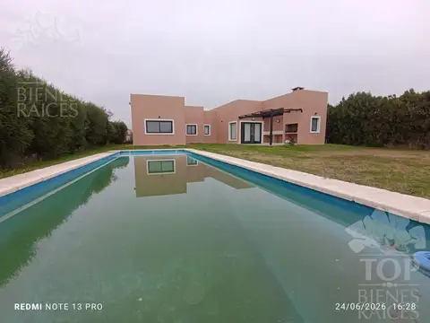 Casa 5 ambientes con 2 baños