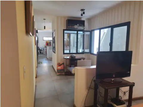 Casa 5 ambientes con 4 baños