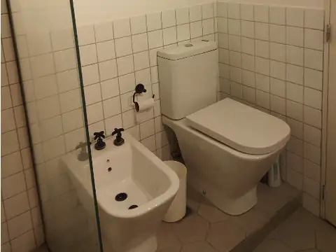 En venta Casa 5 amb con Quincho con Parrilla y Patio Remodelada a Nueva en Parque Patricios