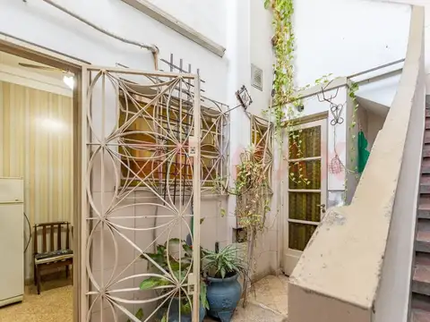 VENTA DE CASA PATIO Y TERRAZA EN POMPEYA