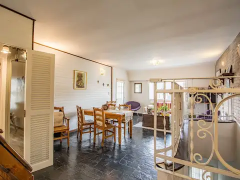 Depto Tipo Casa en Venta de 5 ambientes