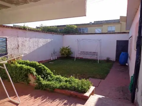 Venta Chalet con Amplio Terreno.Lugar Privilegiado.+