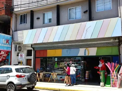 LOCAL COMERCIAL + DEPARTAMENTOS U OFICINAS EN PA.