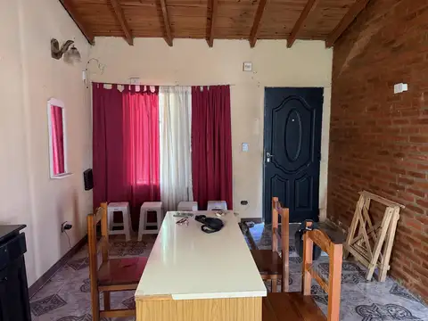 Casa en Alquiler con 2 cocheras