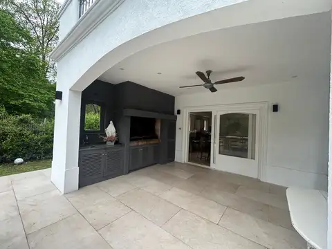 Casa 7 ambientes con 3 baños