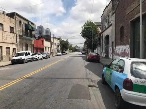 Florentino Ameghino 490 , Piso 1