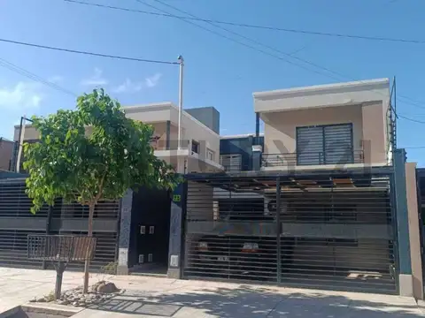 CALLE PUBLICA N°10 , Piso 1