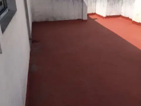 Depto Tipo Casa en Alquiler en Lanus Este, $ 400.000