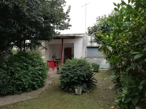 Oportunidad, casa a refaccionar en Temperley