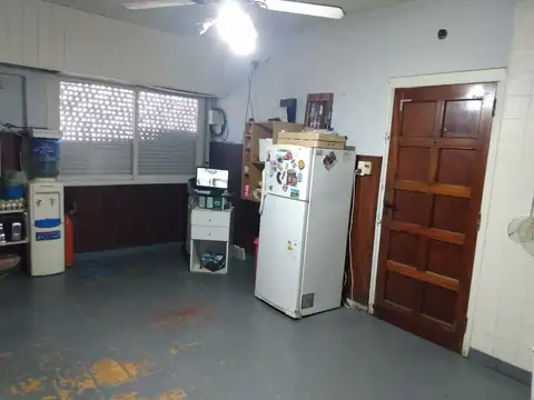 Casa de 2 Dormitorios con garage, patio y terraza en Sarandí