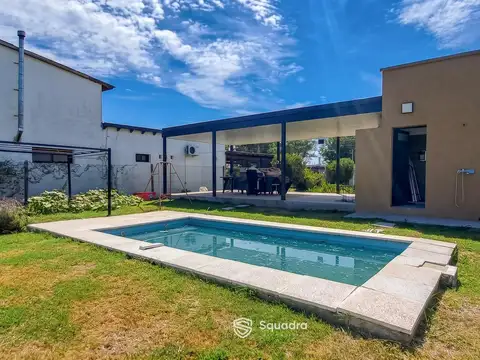 VENTA | PERMUTA - Quincho con pileta. Calidad muy buena - Punta Chacra - Roldán.
