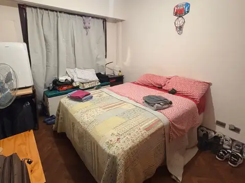 Departamento 1 dormitorio con cochera y Baulera