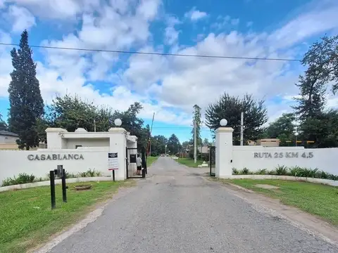 RBS. HERMOSO LOTE INTENRO EN BARRIO CERRADO CASABLANCA, PILA