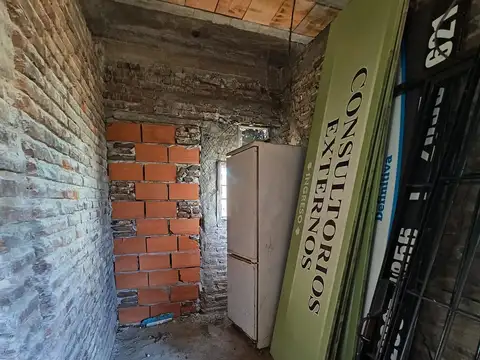 Lote con mejoras en venta en centro de Gregorio de Laferrere