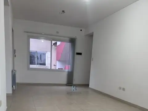 Departamento en Alquiler en Moron, $ 630.000