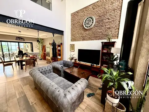 Casa 7 ambientes con 3 baños