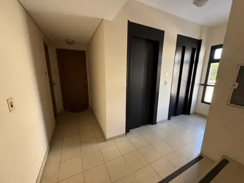 Garibaldi 300, Piso 4