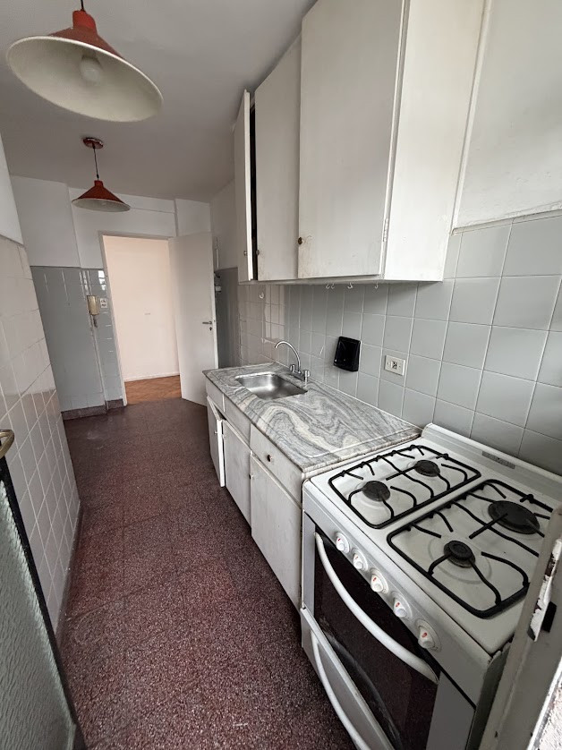 Venta departamento 2 ambientes amplio con balcón