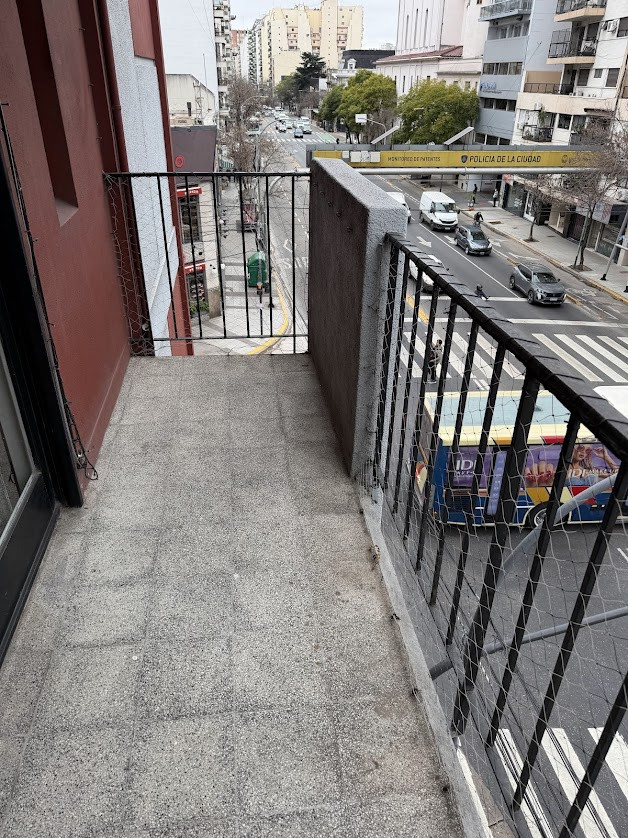 Venta departamento 2 ambientes amplio con balcón
