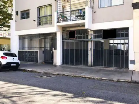 Cochera en VENTA semicubierta