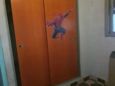 CASA 4 AMBIENTES CON COCHERAS ESCUCHA OFERTA