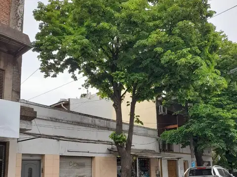 LOCAL EN aALQUILER 40 M2 .CERCA DE LA PLAZA DE VILLA PARQUE -CASEROS-ZONA MUY TRANSITADA