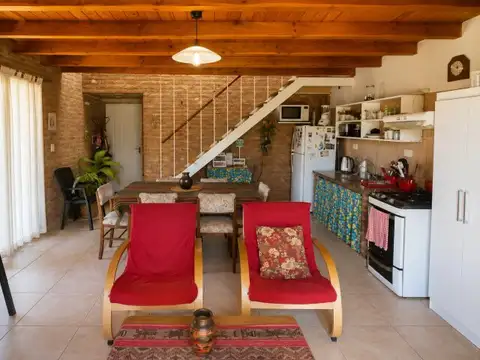 Casa 4 ambientes con 1 baño