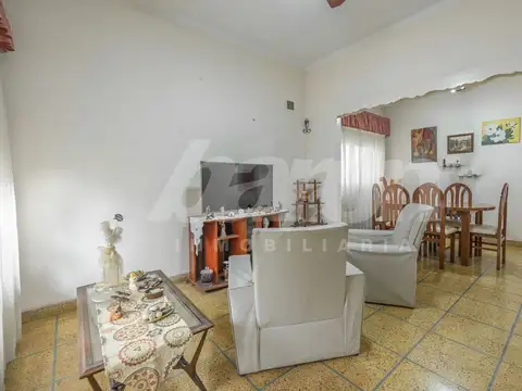 Casa en Venta en Temperley, USD 98.000