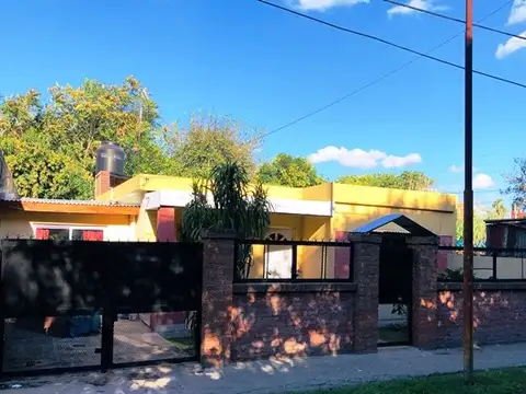 En venta Casa 5 Ambientes con monoambiente - A 13 Cuadras De Estación De Tren José C. Paz