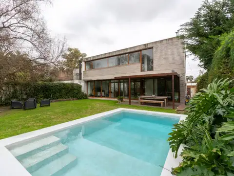 Casas en venta en Gonnet entre caminos La Plata