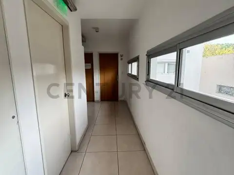 50 1400, Piso 0