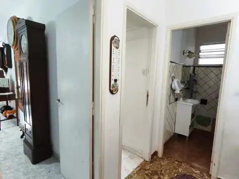VENTA HERMOSA CASA EN LOTE PROPIO 2 AMB C/COCHERA y PARQUE