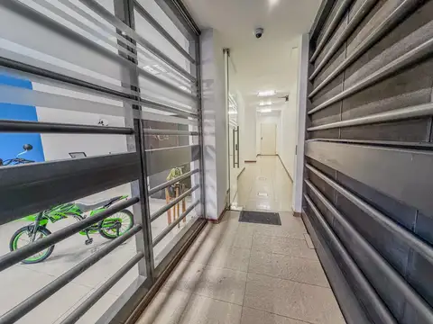 Oficina en Venta con 8 cocheras