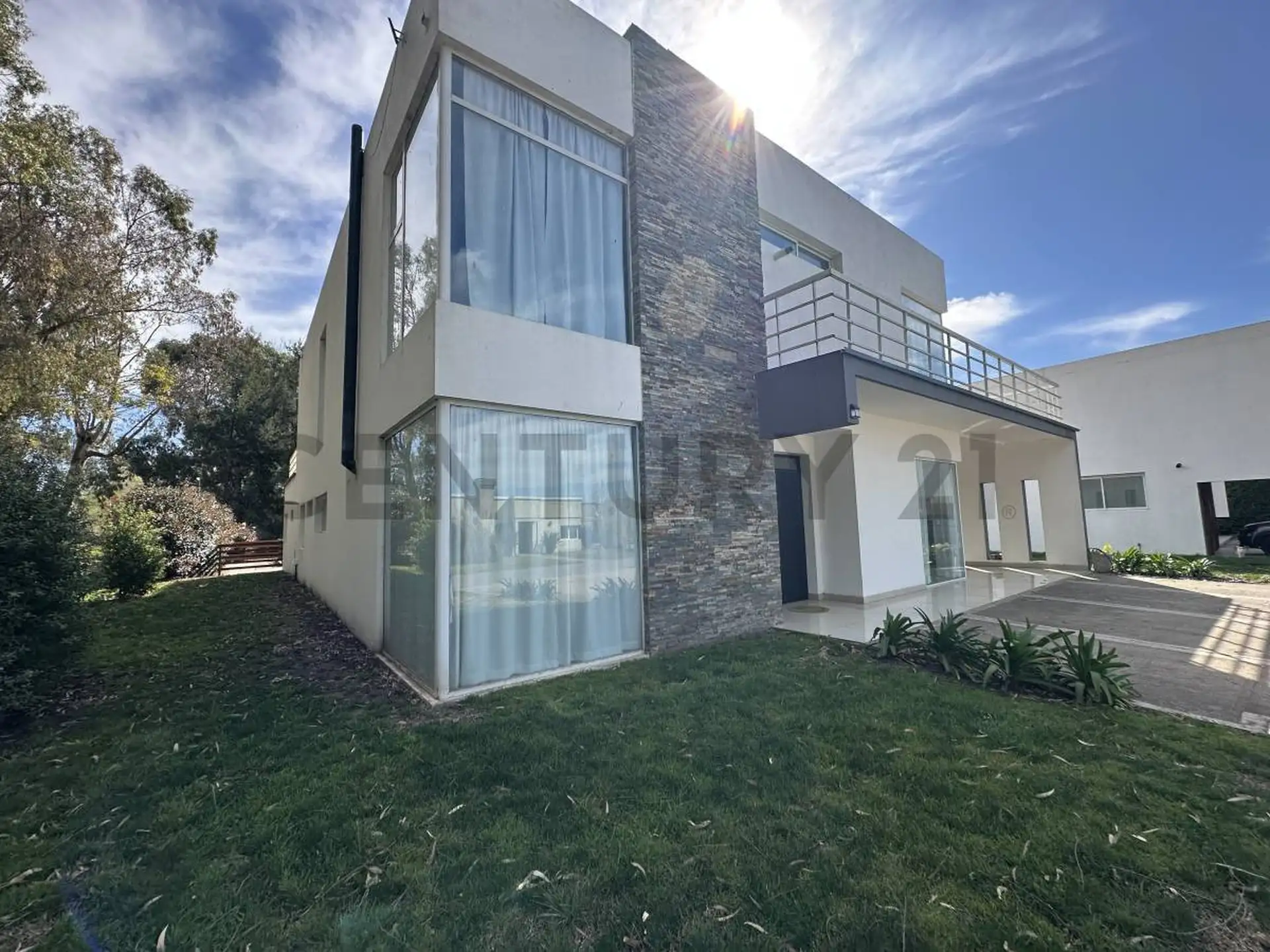 VENTA CASA 4 AMBIENTES CON DEPENDECIA PILETA RUMENCO