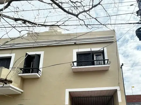 VENTA PH A REFACCIONAR FLORIDA OESTE PATIO PROPIO