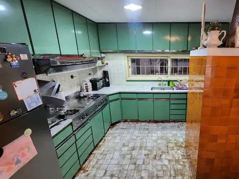 Casa 5 ambientes con 3 baños