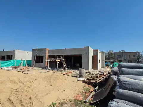 Casa en Venta con 1 cochera