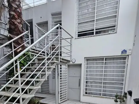 Venta - PH - 2 Ambientes - Patio - Luminoso - Monte Castro - Apto Credito
