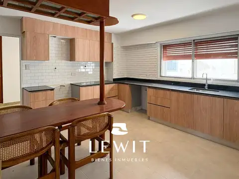 Departamento en Venta de 8 ambientes