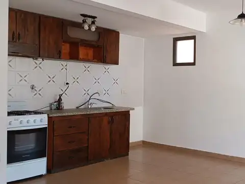 Casa en Alquiler con 2 cocheras