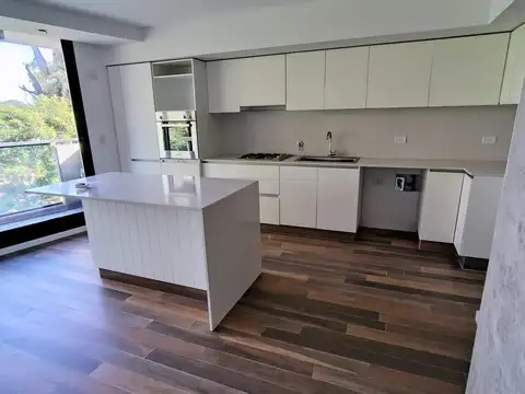 Venta Departamento Piso Exclusivo Tres Dormitorios Cochera. Abasto