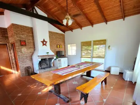 Casa 5 ambientes con 2 baños