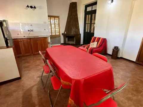 VENTA - Casa quinta sobre lote de 3770 m2 arbolado y piscina. Lindero a Campo Timbo