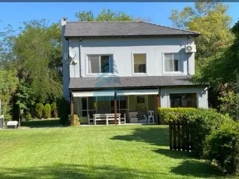 VENTA - CASA DE 5 AMBIENTES EN TRES PLANTAS CON PILETA, GALERÍA, EL MOLINO, PILAR