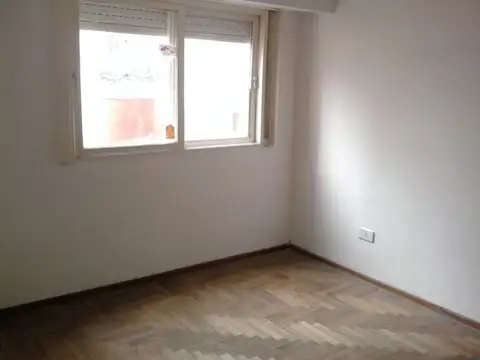 MITRE 284 , Piso 2