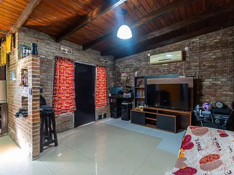 Casa 4 ambientes con 1 baño